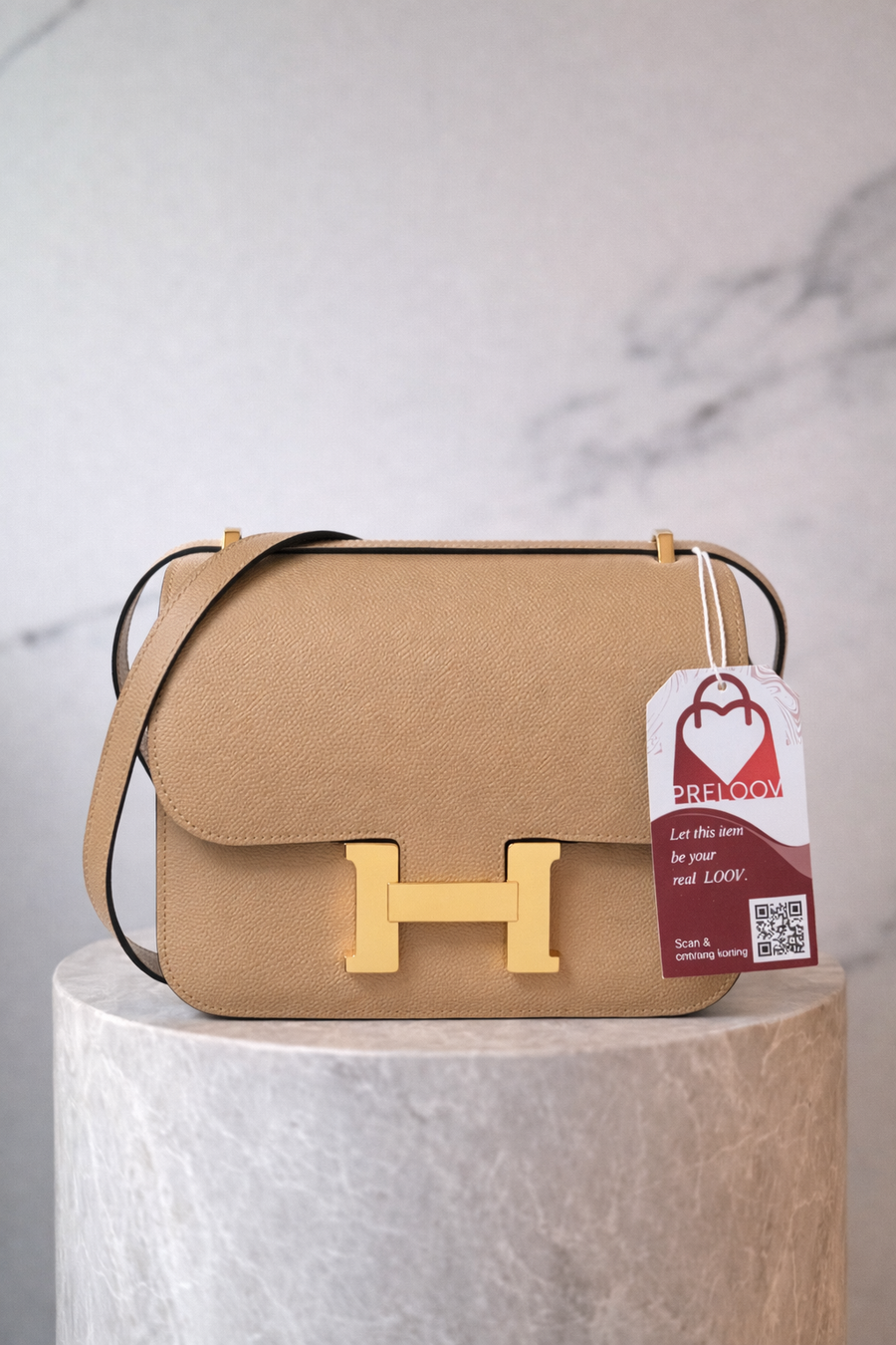 Hermès Epsom Constance 18 Poussiere – 18 x 15 x 5 cm | Gold Hardware