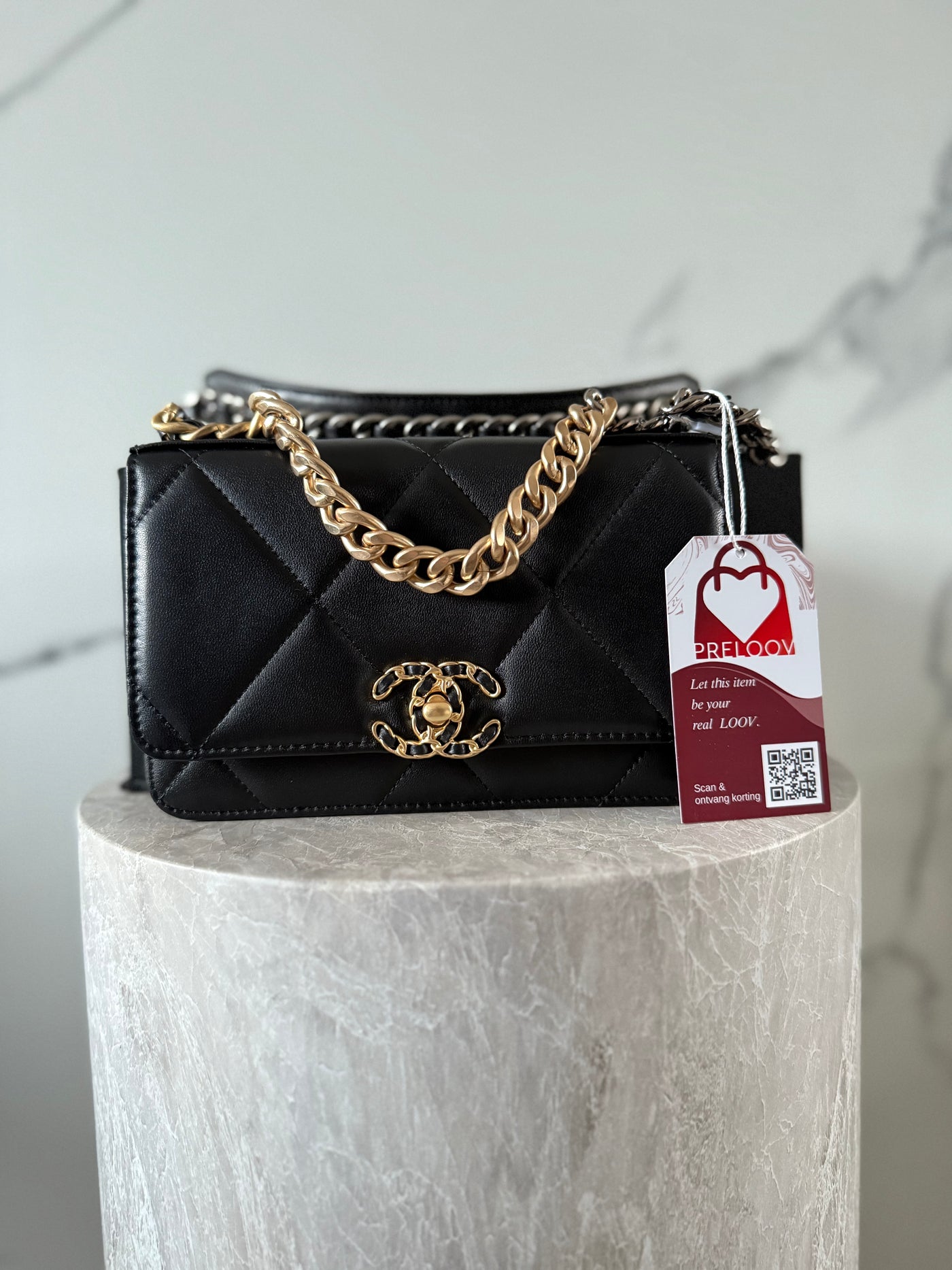 Chanel chain on wallet 19 2025