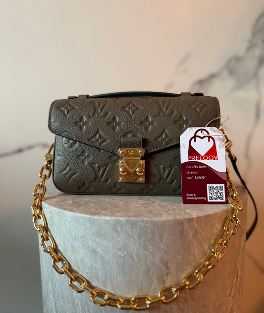 Louis Vuitton Pochette Metis east west SMOKE